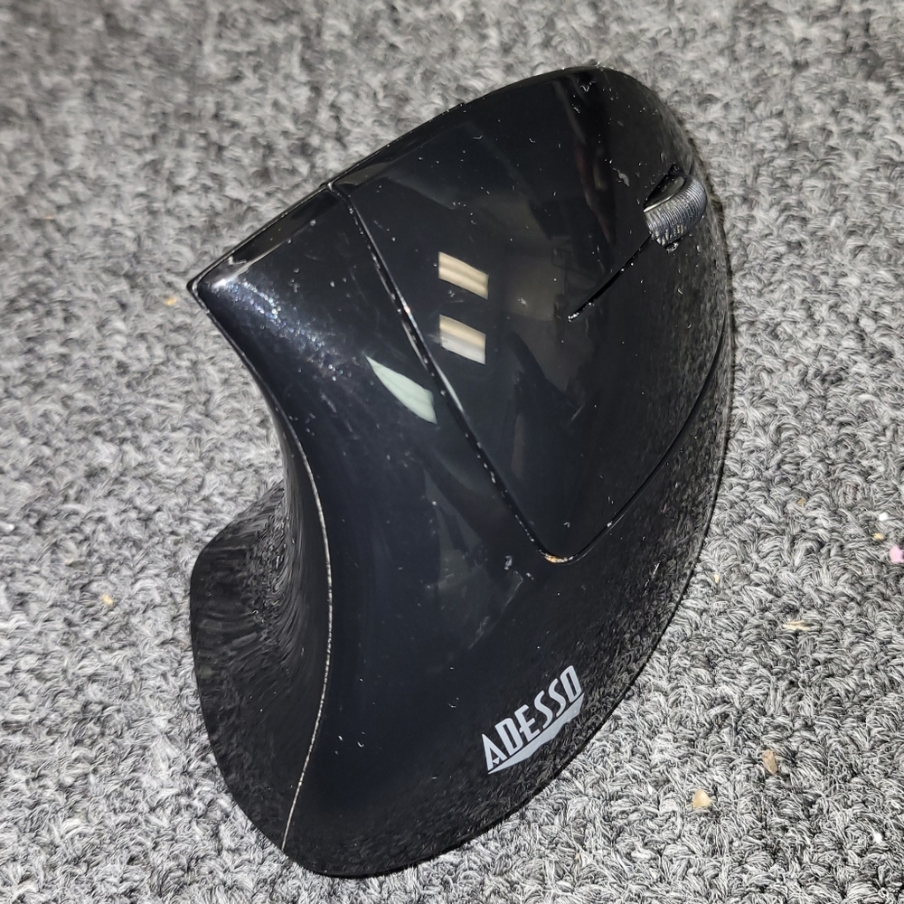 Adesso iMouse E10 2.4 GHz Wireless Vertical Ergonomic Mouse - USED